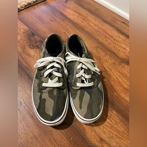 VANS Atwood Canvas Camouflage Army Green Lace Up Shoes Size 4.5 Skater